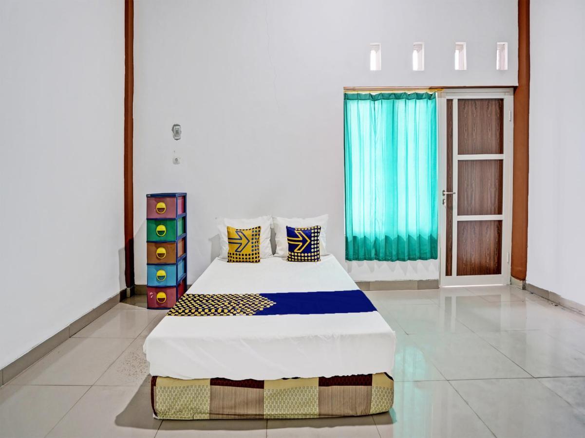Hotel Oyo 92006 Kost Sejahtera Syariah Sidoarjo Exterior foto