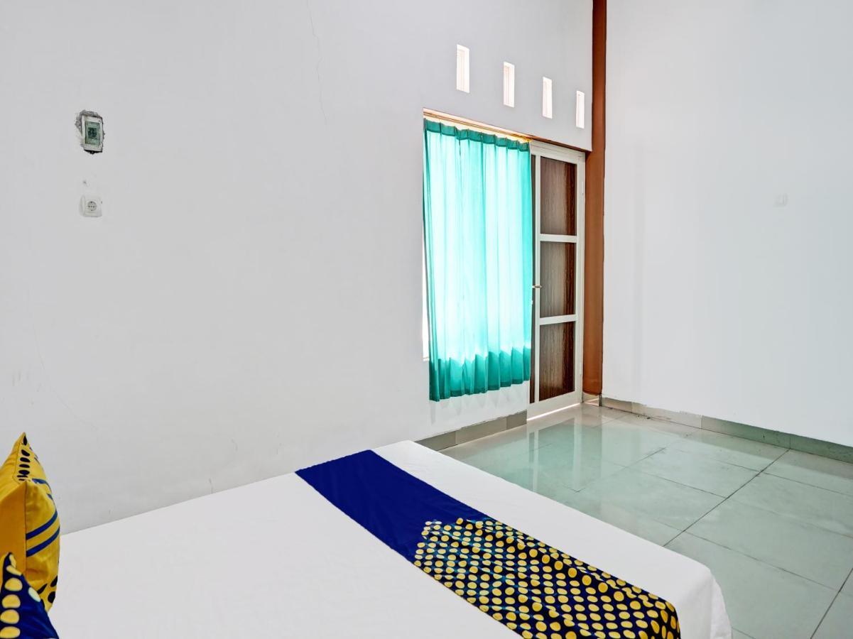 Hotel Oyo 92006 Kost Sejahtera Syariah Sidoarjo Exterior foto
