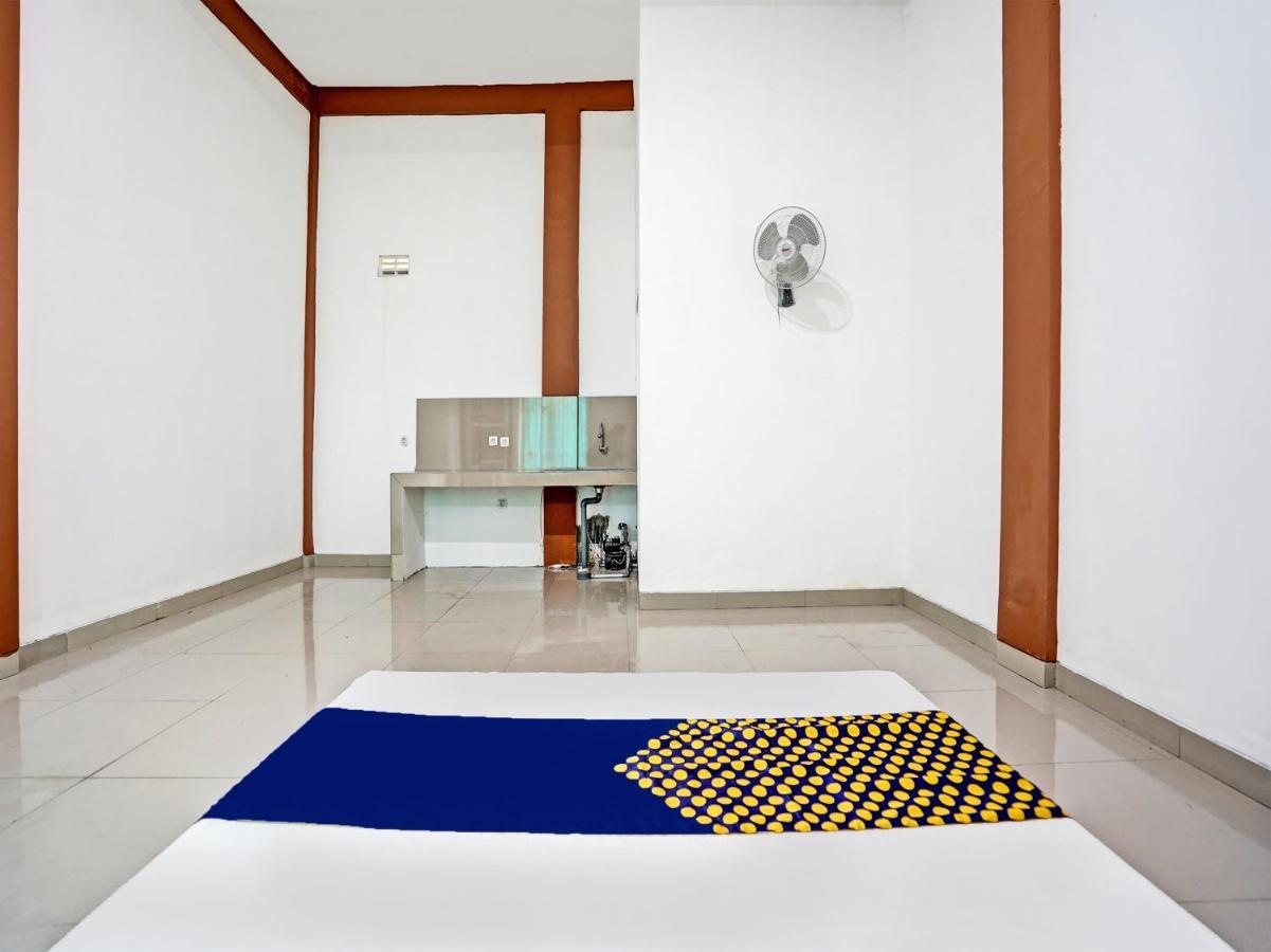 Hotel Oyo 92006 Kost Sejahtera Syariah Sidoarjo Exterior foto